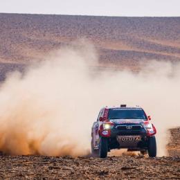 Al- Attiyah ganó la etapa y Peterhansel mantuvo el liderazgo en la general