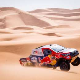 Al-Attiyah ganó la etapa 4 y se escapa en la general