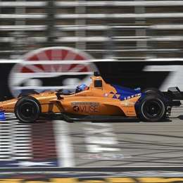 Fernando Alonso prueba el McLaren en Indianápolis
