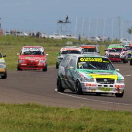 Matías Álvarez ganó una carrera clave en el campeonato de la Clase 1