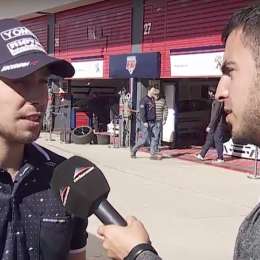 Fuerte golpe del puntero del campeonato