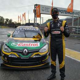 Ardusso y una pole bajo el agua en Buenos Aires