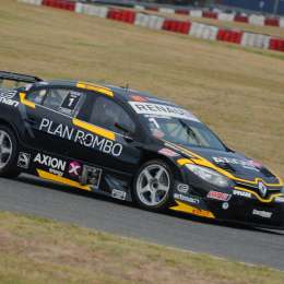 Ardusso mostró la chapa de campeón y se quedó con la pole