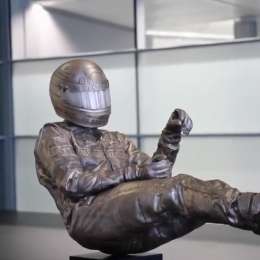 La escultura que hizo McLaren para Ayrton Senna