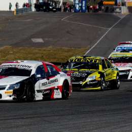 Diego Azar sube entre los ganadores de Top Race