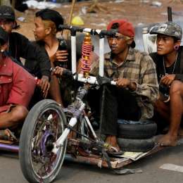 La carrera de Vespa más extrema y rara del mundo 