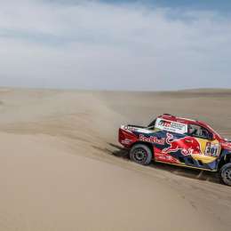 Al Attiyah vuelve a ganar una etapa