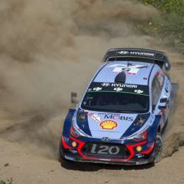 Neuville llega líder a la última etapa