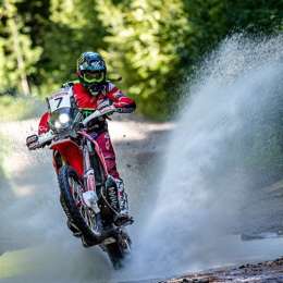 Kevin Benavídes se mantiene al frente en el Silk Way Rally