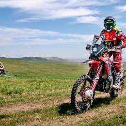 Benavídes gana otra etapa y se escapa en el Silk Way Rally