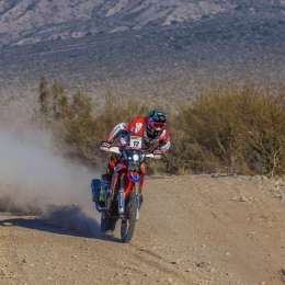 Kevin Benavídes da pelea en el “Mini Dakar” de Marruecos