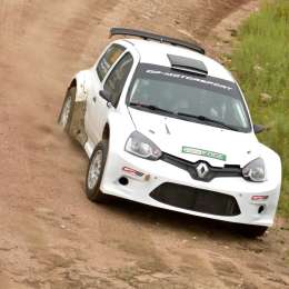 Bonomi probó el Clío Maxi Rally