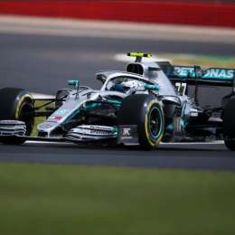 Bottas le ganó la pulseada a Hamilton por sólo 6 milésimas