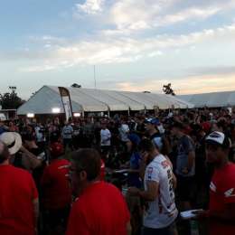 ANOCHECER CON LOS PILOTOS