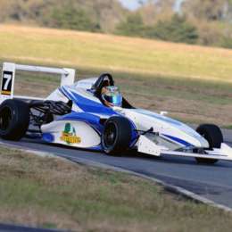 Se hace fuerte en casa