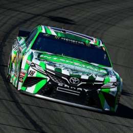 Kyle Busch hizo historia en Charlotte