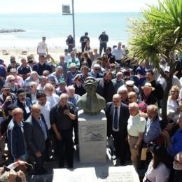 Fangio tiene su monumento en la costa marplatense