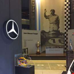 El casco de Hamilton ya está en el Museo Fangio