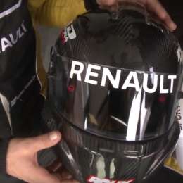 Spataro y un casco muy particular