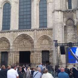 El último adiós a Hubert en Francia
