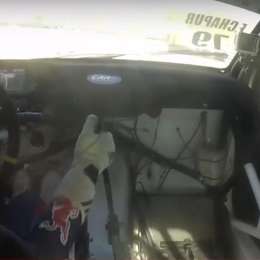 Espectacular vuelta a bordo de Chapur en CARX