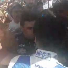 Empujones y gritos en el parque cerrado