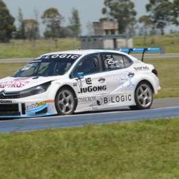 El no bajar los brazos: "Fuerza" del Carmen 