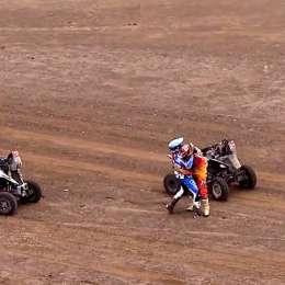  El abrazo del alma entre Andújar y Copetti luego de terminar la etapa