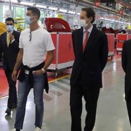 Cristiano Ronaldo paseó por Maranello y se llevó una Ferrari