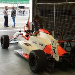 Fenestraz primero con nuevo equipo