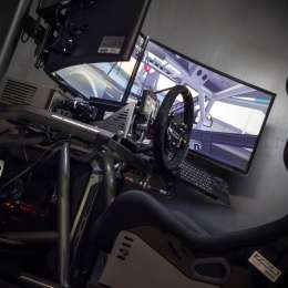 De simracer a fabricante de simuladores