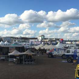 ¿QUÉ LLEVAN AL DAKAR?