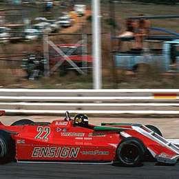 Ensign N179 una escalera sobre ruedas