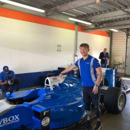 Billy Monger se subió a un Fórmula 1