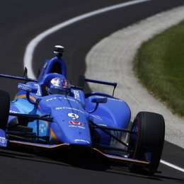 Dixon en pole, Alonso quinto