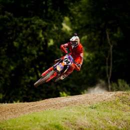Caída y fractura para Dovizioso durante una carrera de motocross