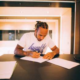 Hamilton renovó con Mercedes hasta 2023