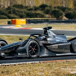 Mercedes probó su Fórmula E en Italia