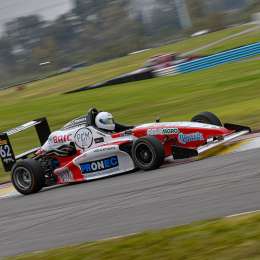 Emiliano Stang completó un día de pruebas en Paraná