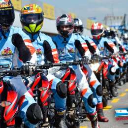 Se presenta la Escuela de Motociclismo en Argentina