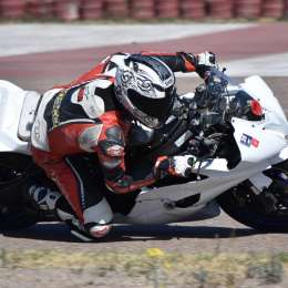 “Muchos se piensan que solo somos los loquitos de las motos”