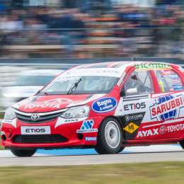 Toyota domina el Super Turismo Uruguayo en Bs. as.