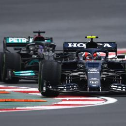 Tsunoda: "Traté de aguantar a Hamilton lo máximo posible"