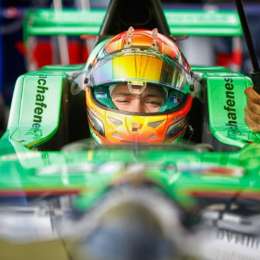 Pole de Fenestraz y va por el título