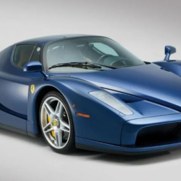 ¡40 millones por una Ferrari Enzo azul!