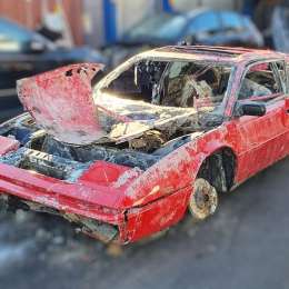 Encuentran una Ferrari en el fondo del río