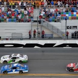 El final más parejo en la historia de la Nascar