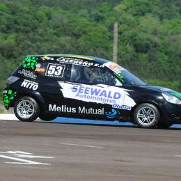 El Turismo Pista corrió sus series en Oberá