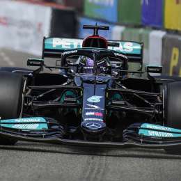 Red Bull denuncia el alerón de Mercedes