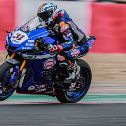 Gerloff dominó el viernes en Donington Park